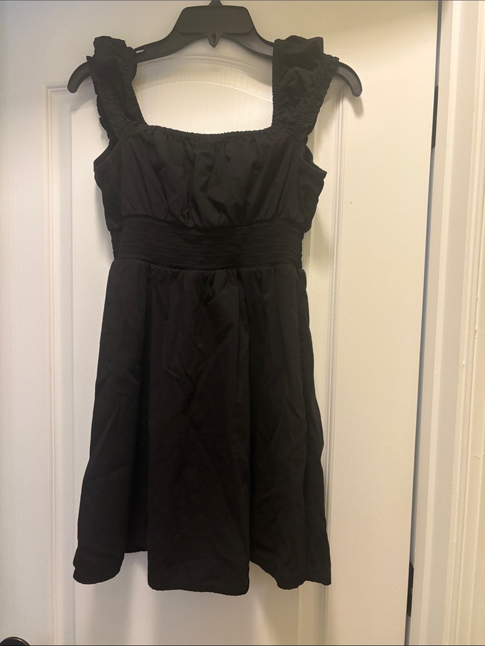 Old Navy Black Ruffled Strap Dress - Picture 4 of 4